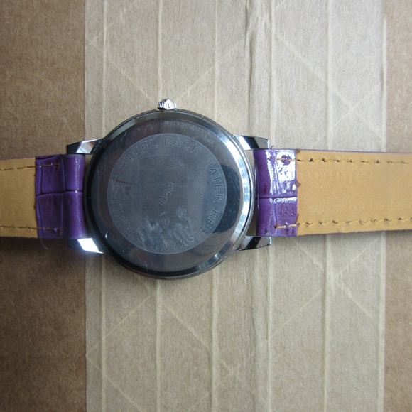 Adorable Hello Kitty Watch - Picture 3 of 4